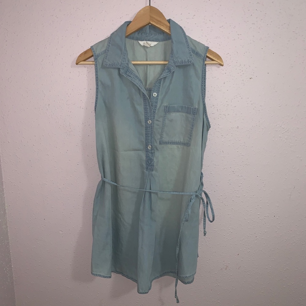 Denim sleeveless top
